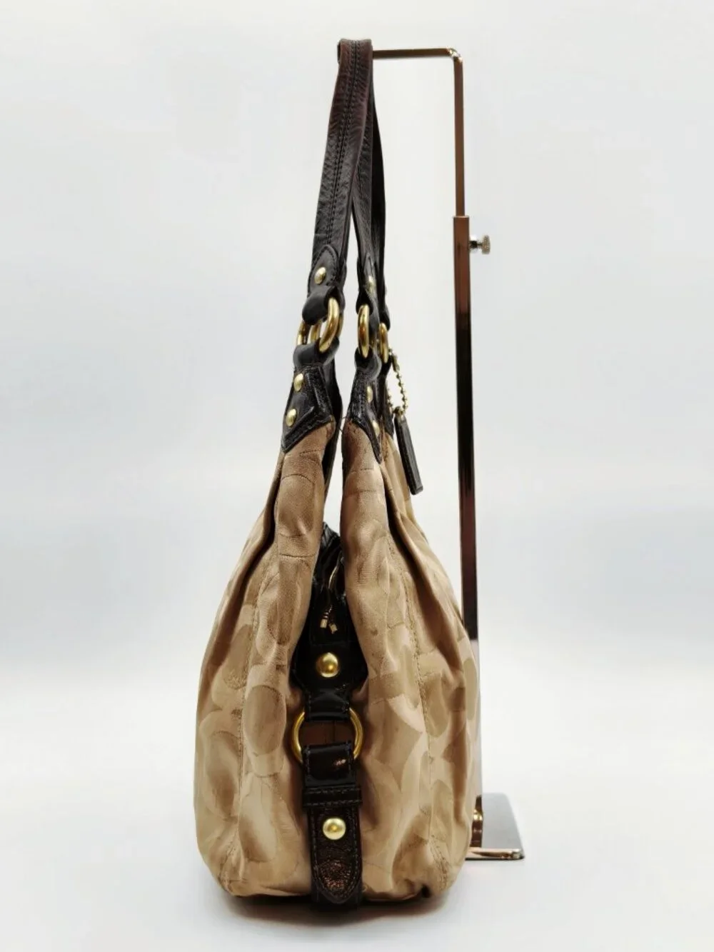 Coach classic signature